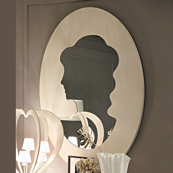 <strong>4002 Cameo</strong><br>
specchiera grande 
140 x 4 x 200 cm
