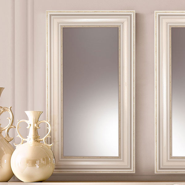 <strong>4037</strong><br>
specchiera cornice legno  
90 x 165 cm